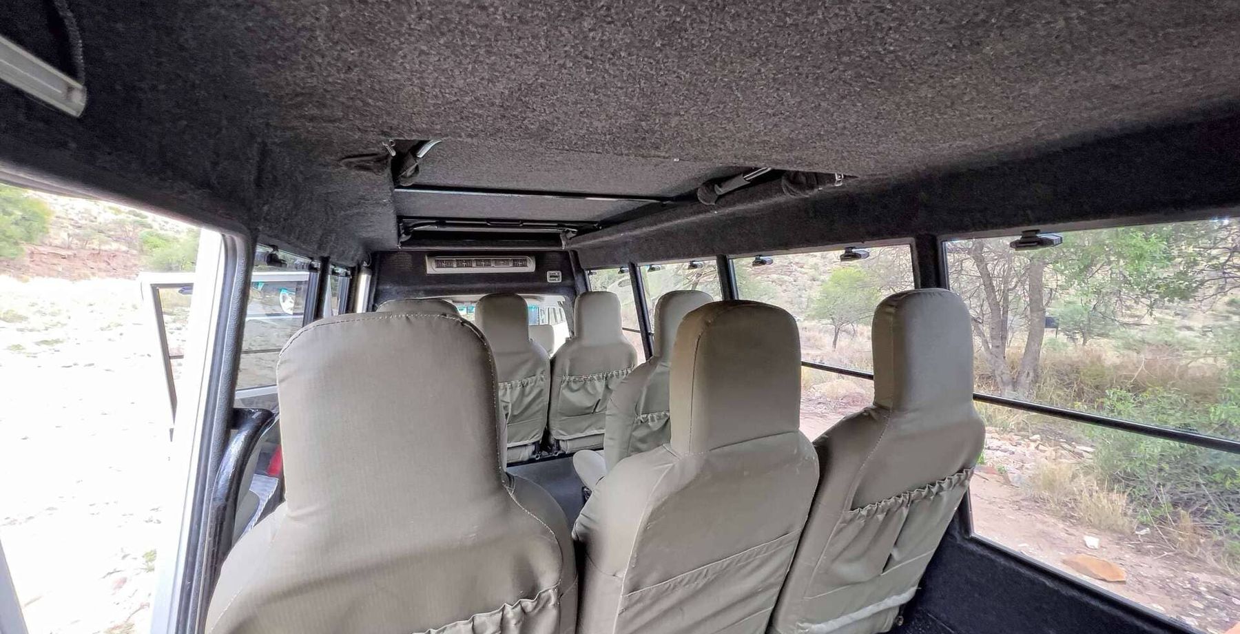 Land Cruiser Stretch 11 Seater