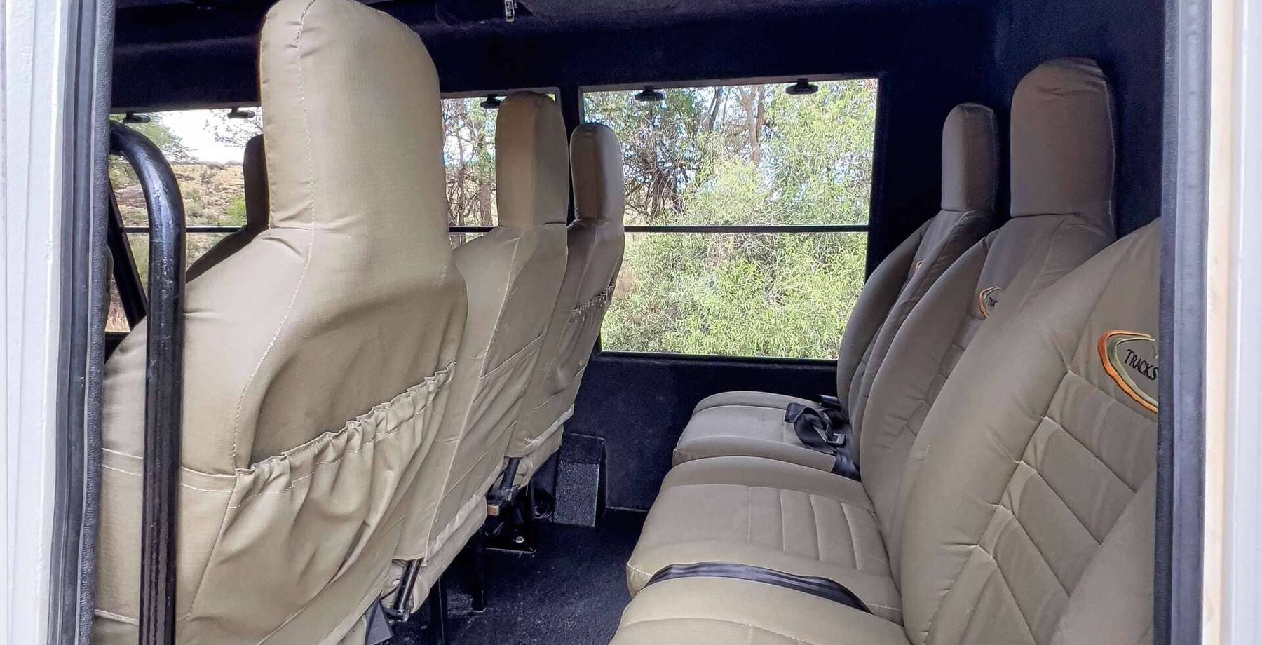 Land Cruiser Stretch 11 Seater